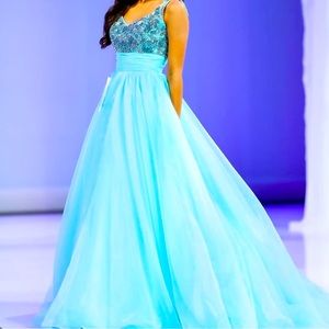 Sheri Hill Ball Gown (pageant gown) for sale!!